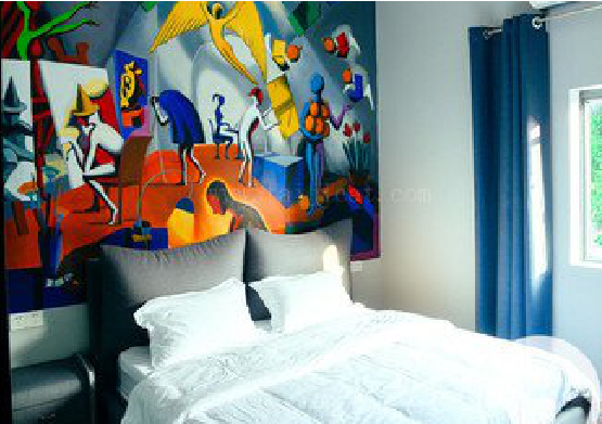 米脂对于酒店的墙体彩绘而言更注重哪些方面？